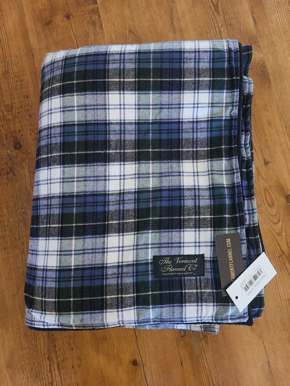 NWT The Vermont Flannel Company Blue  Plaid Flannel Throw Stadium Blanket